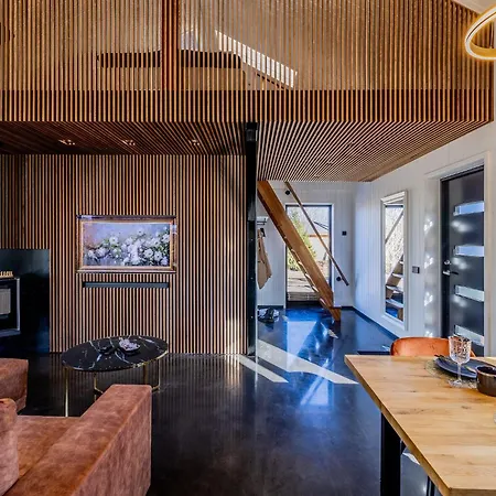 Hubane Suvemaja Vohandu Joe Laehistel * Võru