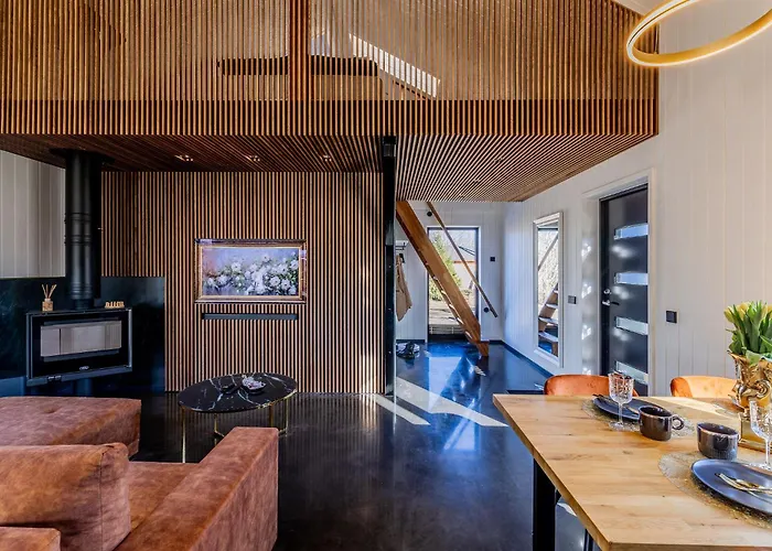 Hubane Suvemaja Vohandu Joe Laehistel * Выру