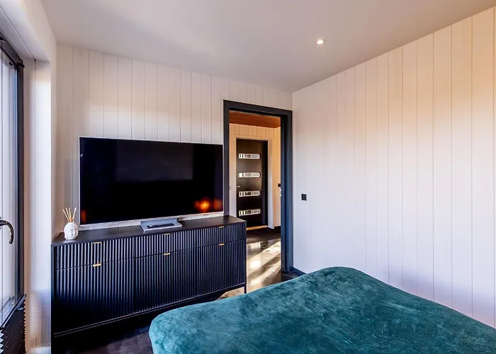 Hubane Suvemaja Vohandu Joe Laehistel *