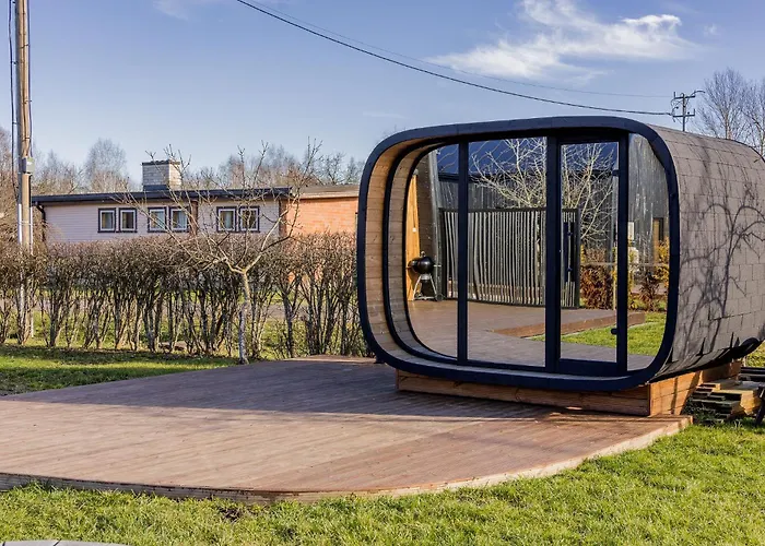 Hubane Suvemaja Vohandu Joe Laehistel *